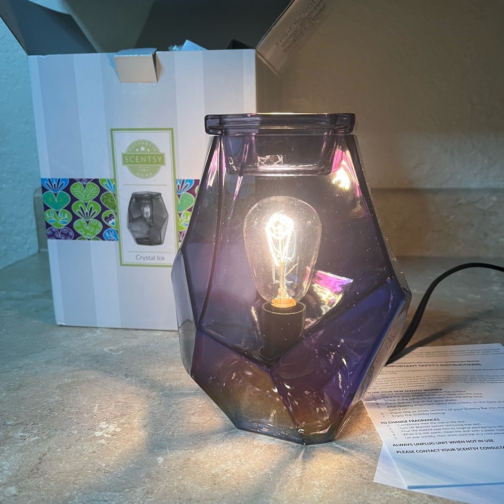 Scentsy Geometric Purple Warmer